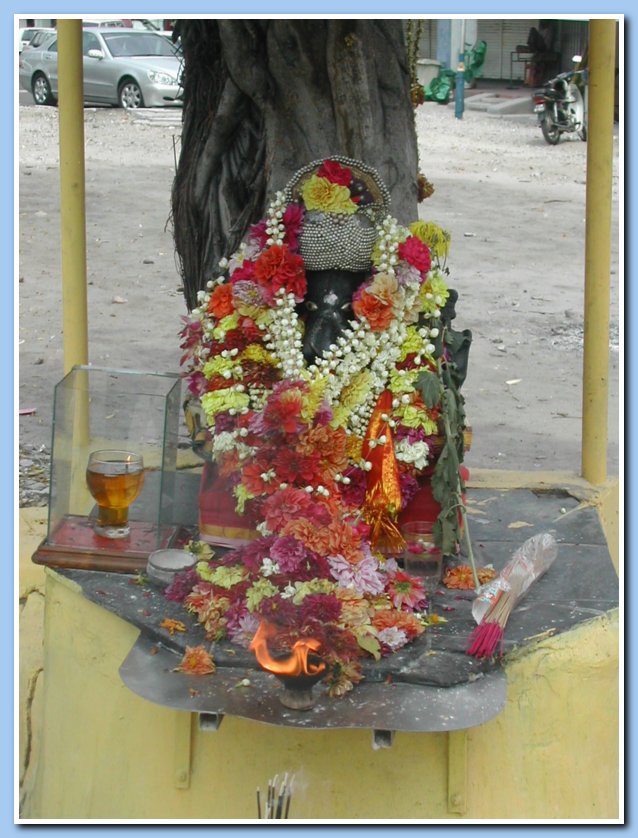 Roadside Hindu shrine to Ganesh